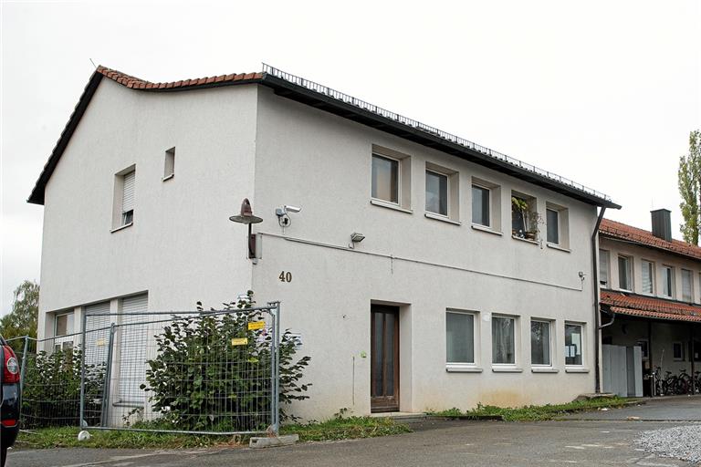 In der Anschlussunterbringung Hohenheimer Straße in Backnang werden die Flüchtlinge vom Verein Kinder- und Jugendhilfe betreut. Foto: Jörg Fiedler