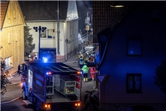 In der August-Lämmle-Straße in Rietenau hat ein Zimmerbrand einen großen Feuerwehreinsatz ausgelöst. Foto: Dietmar van der Linden