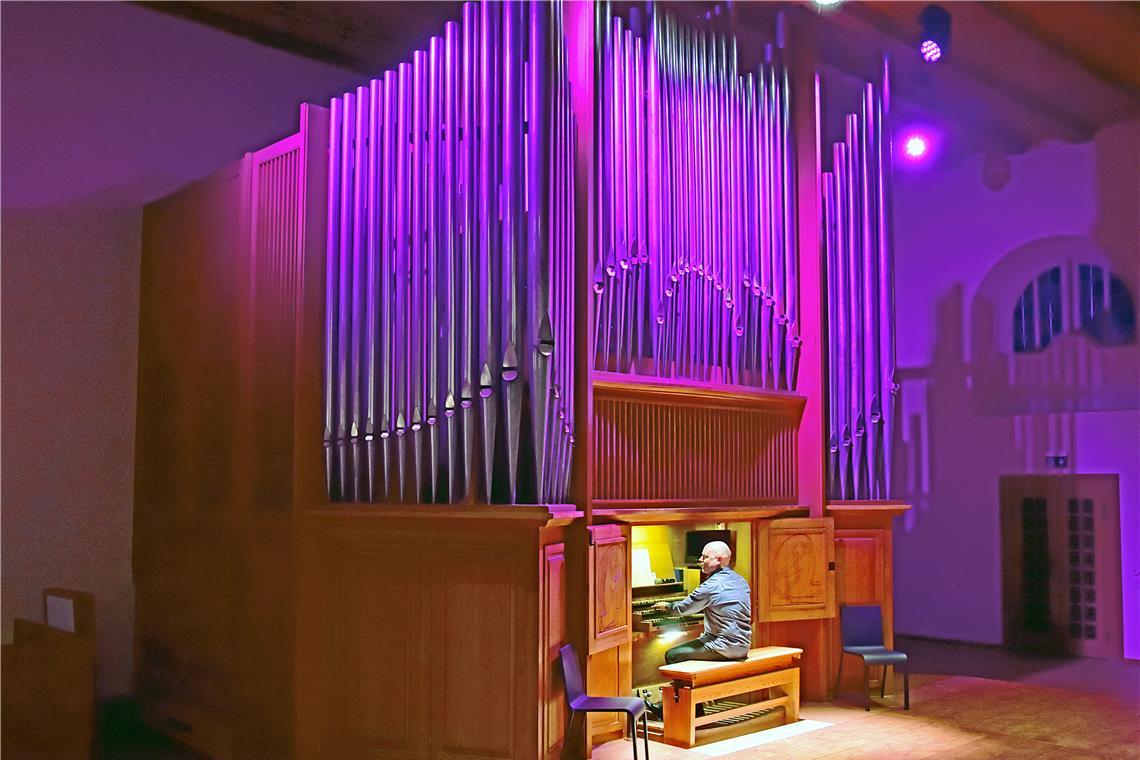 In der Backnanger Stiftskirche wird am Freitag gemeinsam gesungen. Archivfoto: Tobias Sellmaier