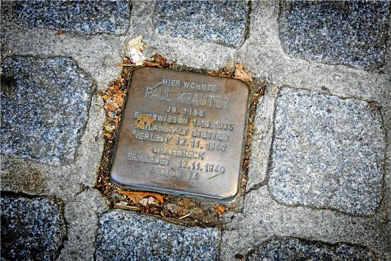 In der belebten Grabenstraße wird an Paul Krauter erinnert. Foto: Alexander Becher