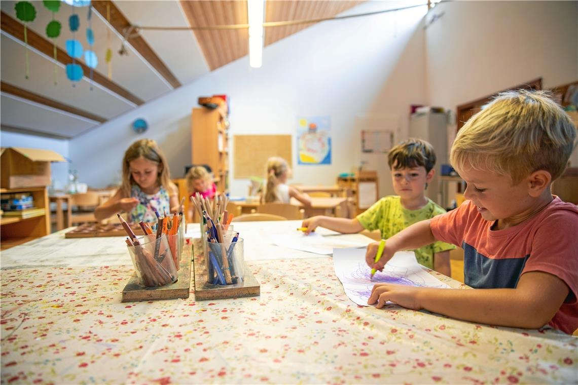 Neue Räume für die kleinen Leute In der Bürgerbegegnungsstätte sind Räume eingerichtet worden, wo die Kinder während der Bauarbeiten betreut werden. Fotos: A. Becher