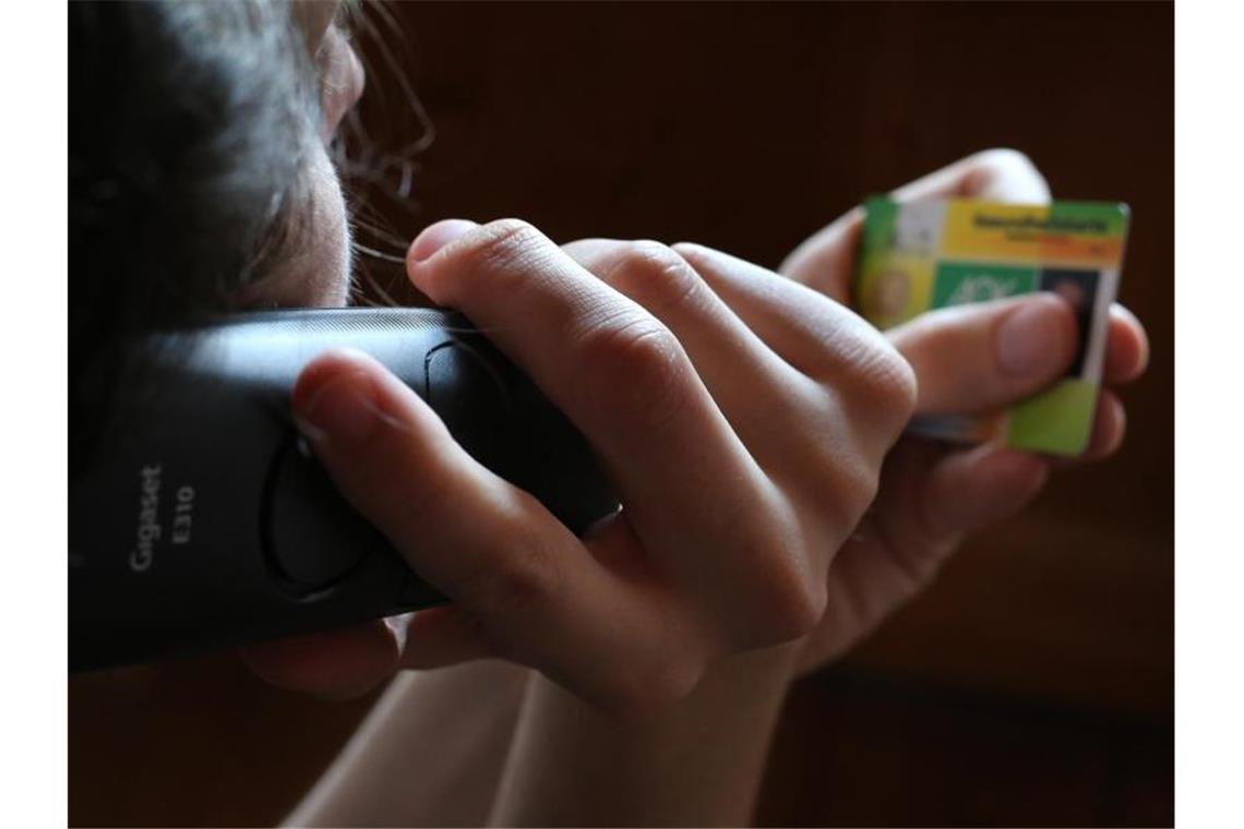 Krankschreibung per Telefon bleibt doch möglich In der Corona-Krise war die Möglichkeit eingeführt worden, sich bei Erkältungssymptomen telefonisch krankschreiben zu lassen. Foto: Karl-Josef Hildenbrand/dpa