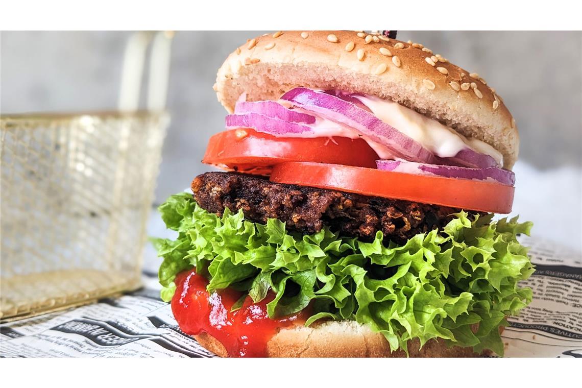In der EU bleibt die Zukunft von Namen wie „Tofu-Wurst“, „Soja-Schnitzel“ oder „Veggie-Burger“ für vegetarische Produkte zunächst offen. (Symbolbild)