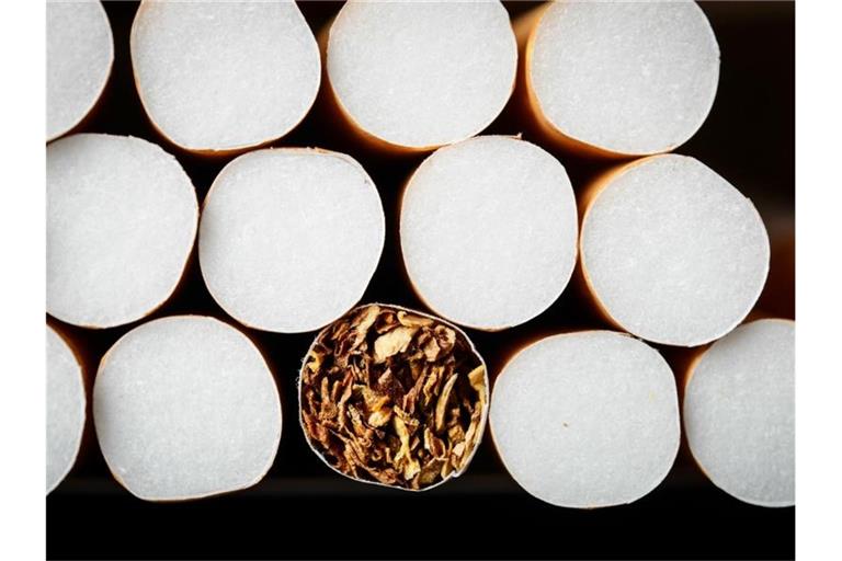 In der EU war vor rund einem Jahr ein Verkaufsverbot für Zigaretten und Drehtabak mit charakteristischen Aromen in Kraft getreten. Foto: picture alliance/dpa/Symbolbild