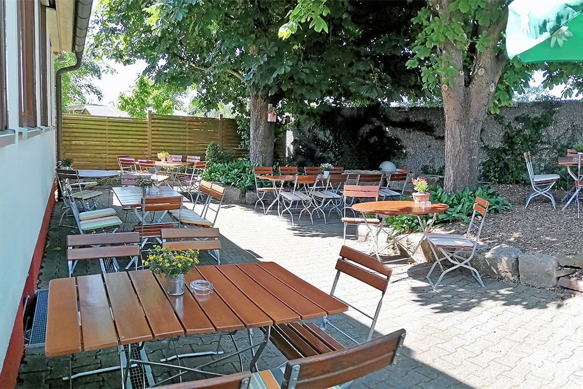 In der Gartenwirtschaft des Gasthauses zum Kube in Großaspach empfehlen die Wirte Konstanze und Thomas Kube eine Reservierung. Foto: privat