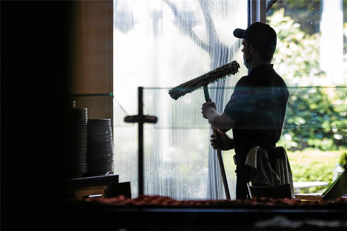 In der Gebäudereinigung sind Minijobs besonders stark verbreitet – und werden für die Betroffenen häufig zur Armutsfalle. Foto: IG Bau