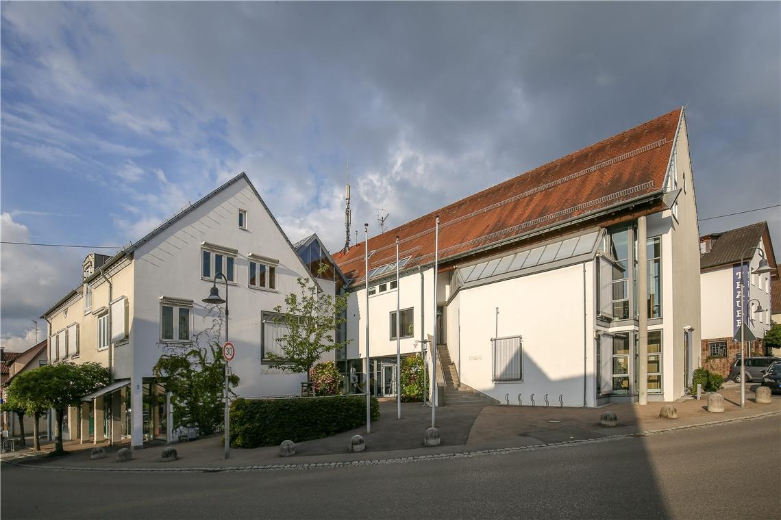 In der Gemeinderatssitzung wurde unter anderem der Glasfaserausbau in der Gemeinde besprochen. Archivbild: Alexander Becher 