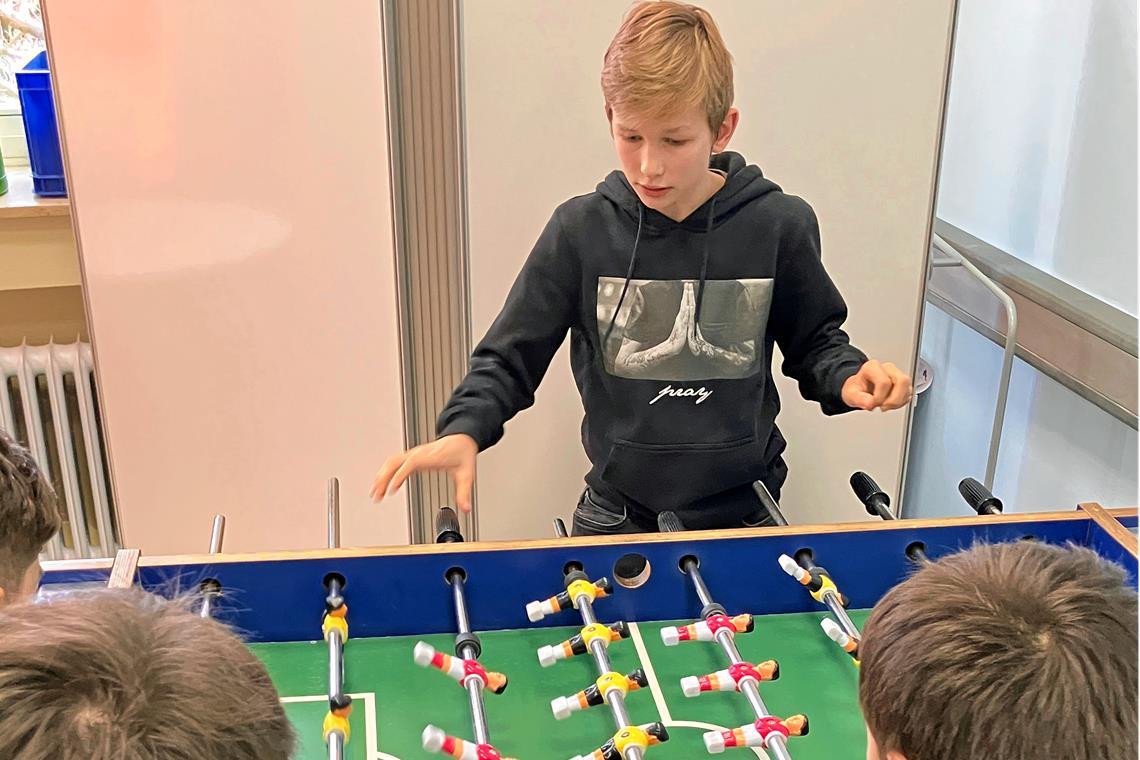 In der Jungs-AG der Mörikeschule fühlen sich Arian, Tiago und Luca (von links) pudelwohl. Am liebsten würden sie so bleiben, wie sie sind. Foto: Simone Schneider-Seebeck