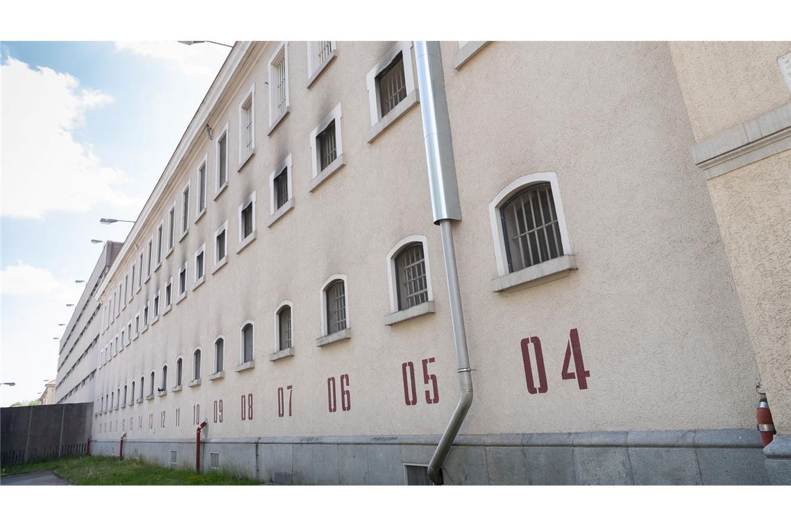 Ochsenknecht an österreichische Behörden ausgeliefert In der Justizvollzugsanstalt Stadelheim machte Ochsenknecht auf dem Weg nach Österreich Station.