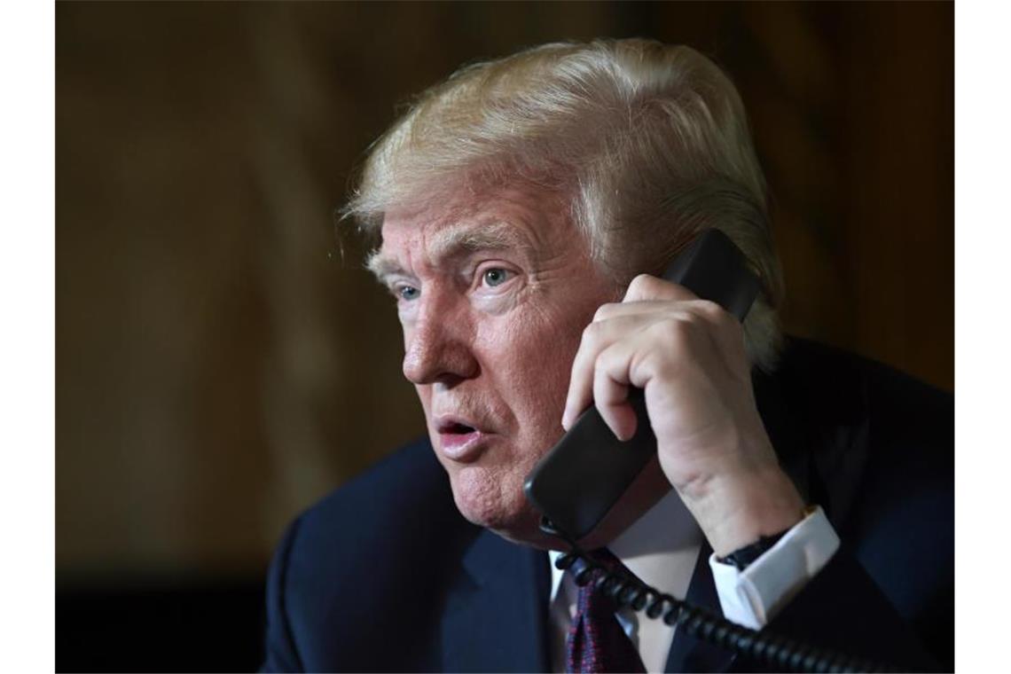 In der Kontroverse über eine mögliche Einflussnahme auf die Ukraine will US-Präsident Donald Trump die Mitschrift eines strittigen Telefonats veröffentlichen lassen. Foto: Susan Walsh/AP