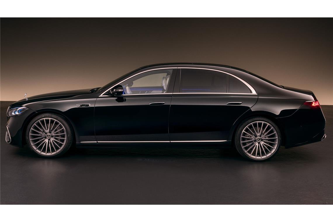 In der Langversion misst das Flaggschiff von Mercedes 5,30 Meter, ansonsten ist die S-Klasse 5,10 Meter lang.