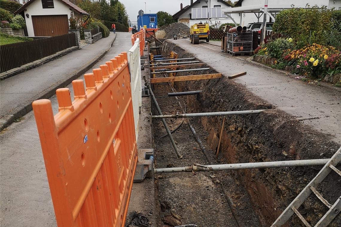 Tiefbau läuft zum Jahresende auf Hochdruck In der Lerchenstraße laufen die letzten Kanalsanierungen. Foto: Gemeinde Großerlach