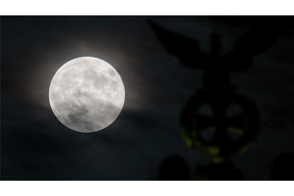 In der Nacht auf Dienstag ist der Supermond am Himmel zu sehen – sofern das Wetter mitspielt.