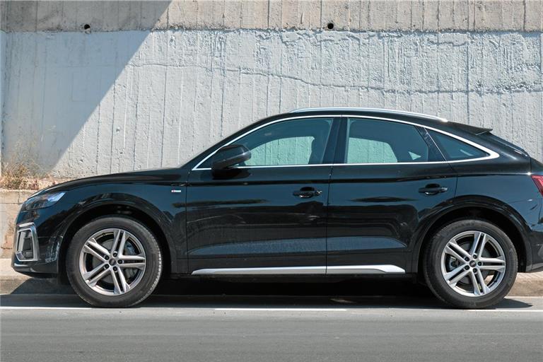 In der Nacht auf Donnerstag ist in Beutelsbach ein schwarzer Audi Q5 wie dieser gestohlen worden. Es ist der siebte Fall im Kreis binnen kurzer Zeit. Symbolfoto: Adobe Stock/Belogorodov