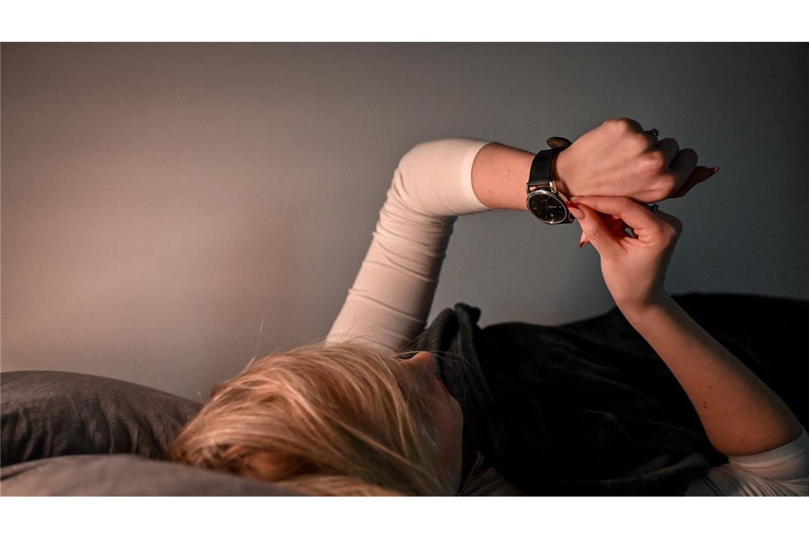 Kinder tun sich schwer damit – Experte gibt Einschlaftipp für Winterzeit In der Nacht von Samstag auf Sonntag werden die Uhren eine Stunde zurückgestellt.