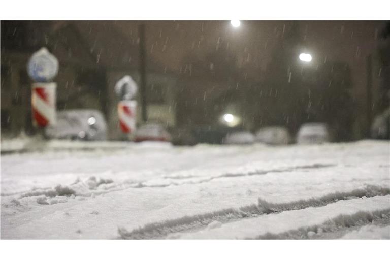In der Nacht zu Donnerstag hat es in einigen Regionen weiter geschneit.