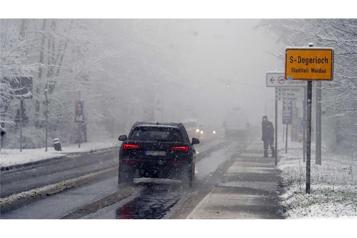 In der Nacht zum Samstag erwartet der DWD Schnee- und Regenschauer. (Archivbild)