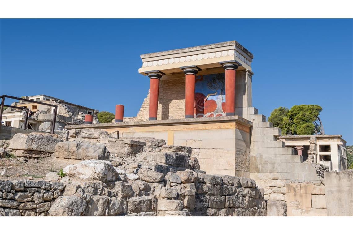 In der Palastanlage von Knossos, dem größten minoischen Palast und dem Zentrum der ältesten Hochkultur Europas.