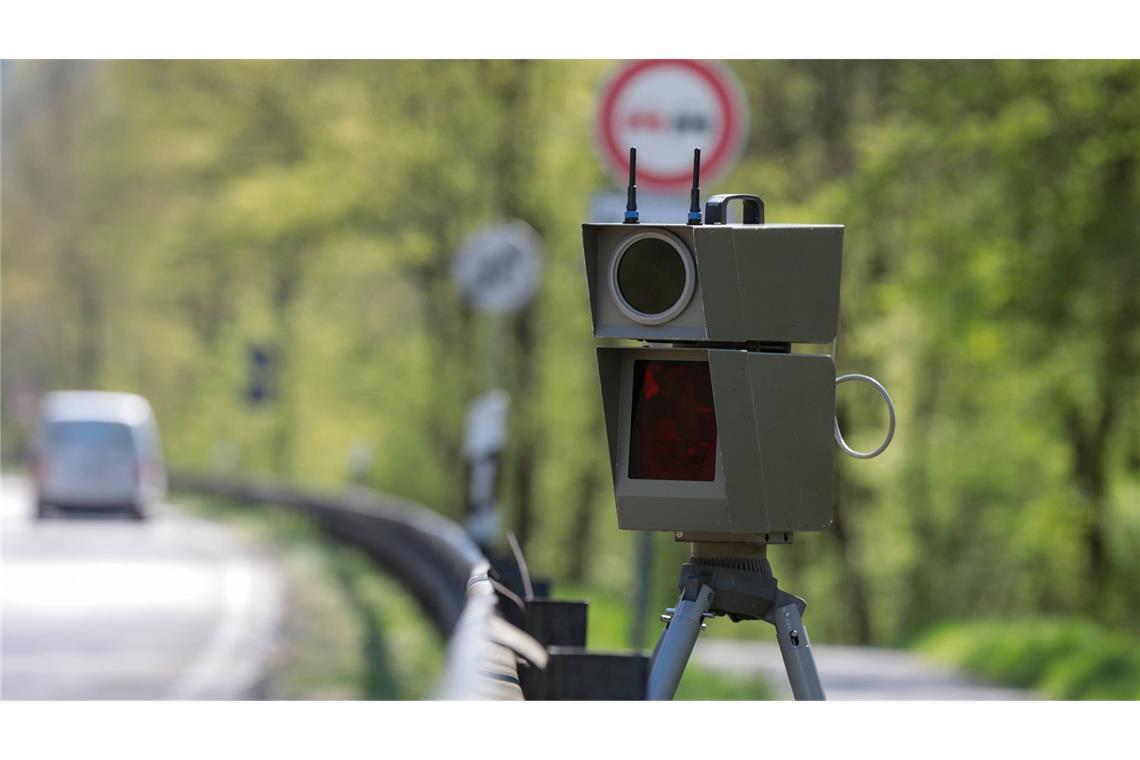 Das müssen Autofahrer im Südwesten zum Blitzermarathon wissen In der Speedweek werden in Baden-Württemberg verstärkt mobile Blitzer aufgestellt. (Symbolfoto)