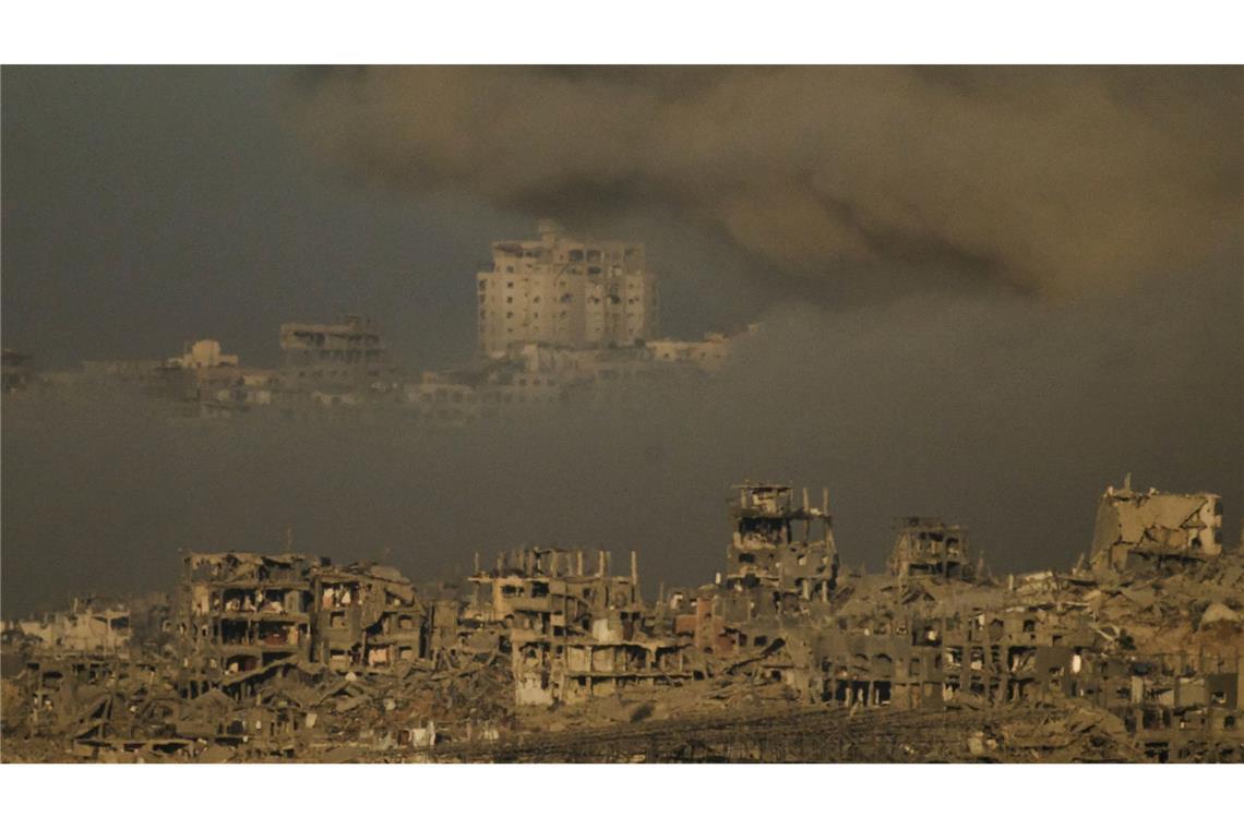 Berichte über heftige israelische Angriffe in der Stadt Gaza