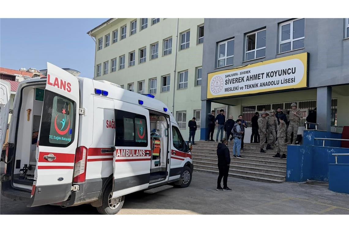 In der türkischen Stadt Sanliurfa an einem Gymnasium waren Schüsse zu hören.