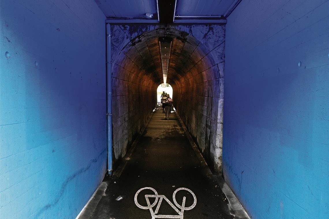 Damit sich die Passanten in Backnang sicherer fühlen In der Unterführung Richtung Maubacher Straße sorgt nachts blaues Licht dafür, dass ein längerfristiger Aufenthalt eher ungemütlich ist. Archivfoto: Alexander Becher