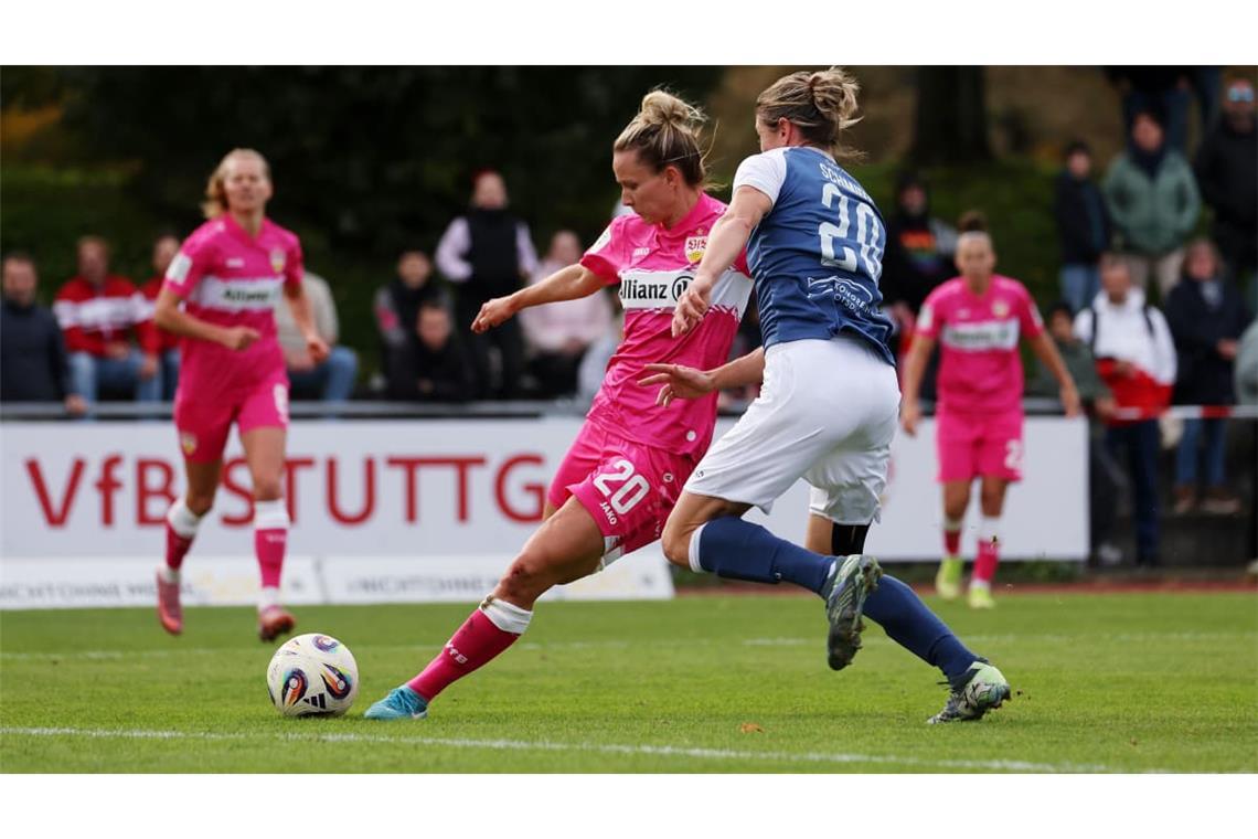 In der vergangenen Saison spielten die Frauen des VfB gegen Turbine Potsdam in pink.