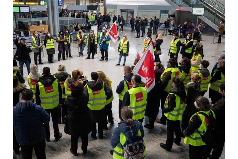 In der vergangenen Woche waren die ebenfalls von Warnstreiks begleiteten Tarifgespräche ohne Ergebnis geblieben. Foto: Christoph Schmidt/dpa