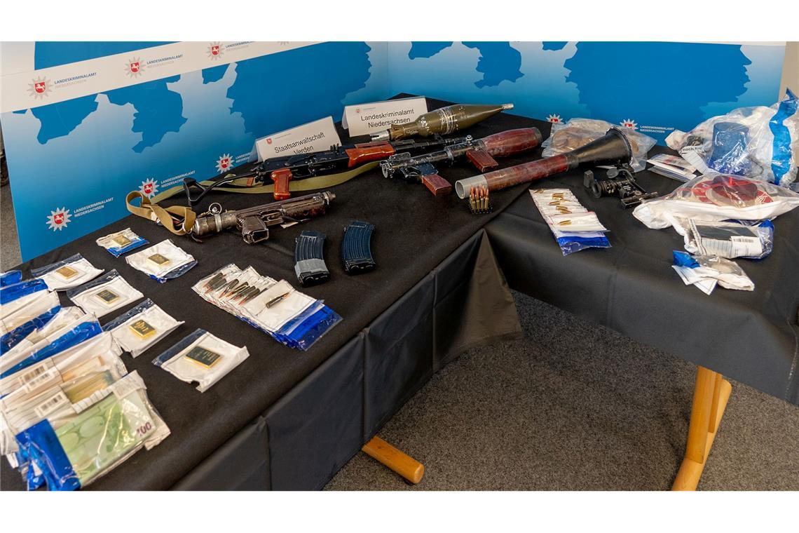 In der Wohnung von Daniela Klette fanden Ermittler Waffen, Munition und Geld. (Archivbild)