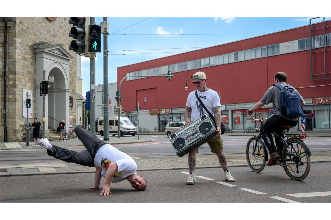 In Dessau: Spezielle Ampel mit Breakdance-Männchen läuft an der Museumskreuzung sechs Monate im Test