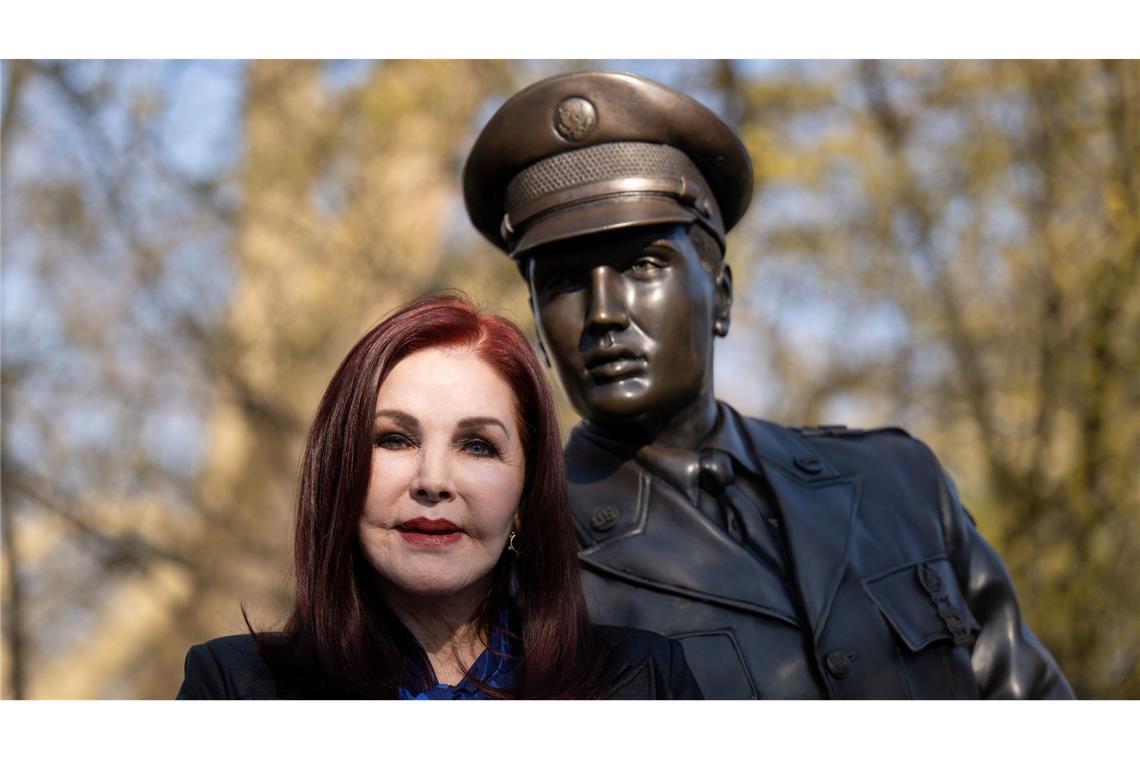 Priscilla Presley wird 80 - Elvis ist immer noch präsent In Deutschland begann ihre Romanze mit Elvis Presley.