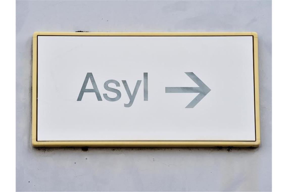 Erster Anstieg bei Asylanträgen in Europa seit Langem In Deutschland gehen die Zahlen zurück - europaweit gab es zuletzt hingegen einen Zuwachs bei Asylanträgen. Foto: Uli Deck/dpa