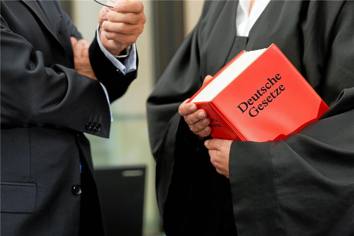 In Deutschland ist der Anspruch auf ein faires Gerichtsverfahren für jede Person Bestandteil des Rechtsstaatsprinzips. Foto: Adobe Stock/Kzenon
