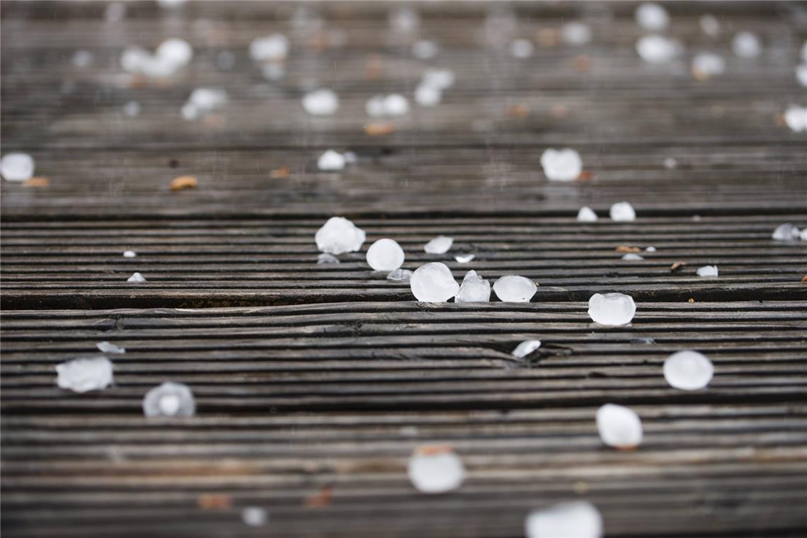 In Deutschland kann sich heute kleinkörniger Hagel bilden.