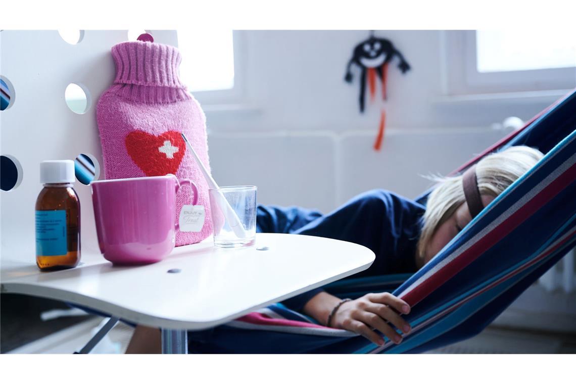 In Deutschland können beide Elternteile zusammen für ein krankes Kind jährlich 15 Arbeitstage freinehmen.