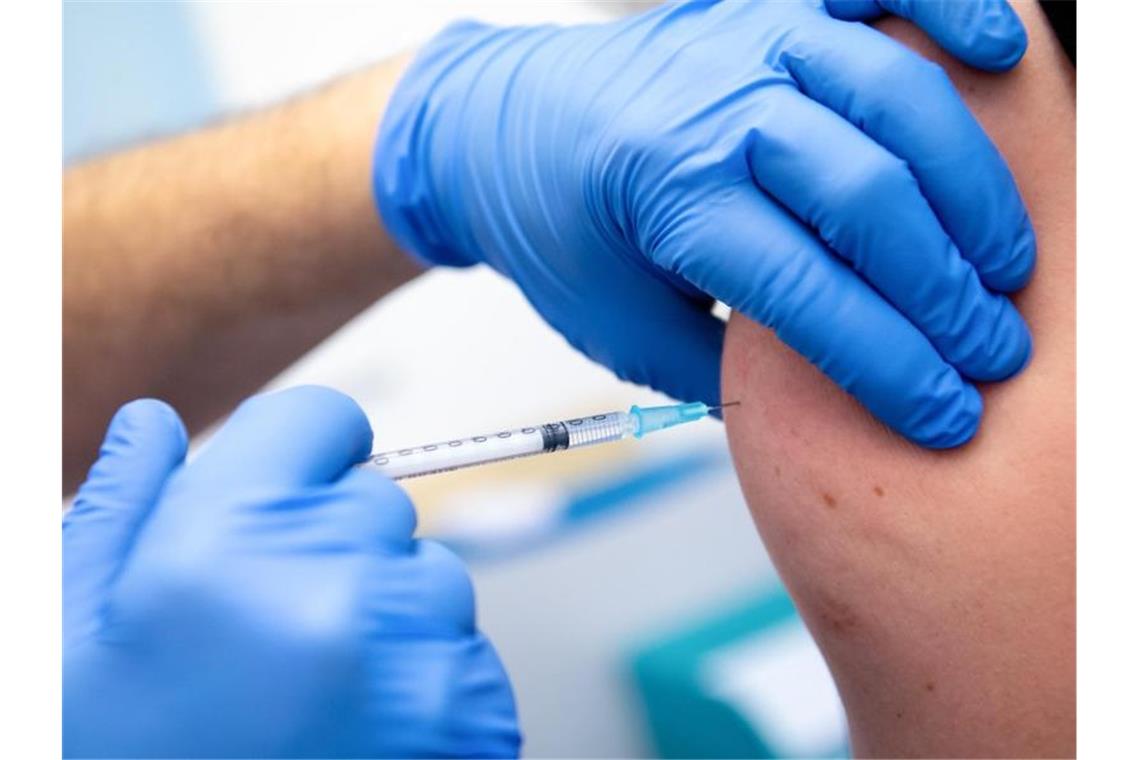 Regierung: Rund jeder zehnte Corona-Intensivpatient geimpft In Deutschland kommt es immer wieder zu Impfdurchbrüchen. Foto: Sven Hoppe/dpa/Symbolbild