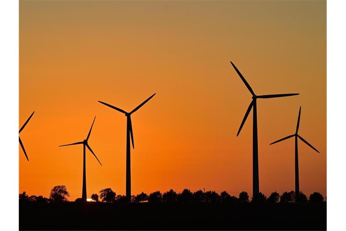 Mehr Windräder an Land in Betrieb gegangen In Deutschland sind in den ersten neun Monaten dieses Jahres wesentlich mehr neue Windenergieanlagen an Land in Betrieb gegangen als im Vorjahreszeitraum. Foto: Patrick Pleul/dpa-Zentralbild/ZB