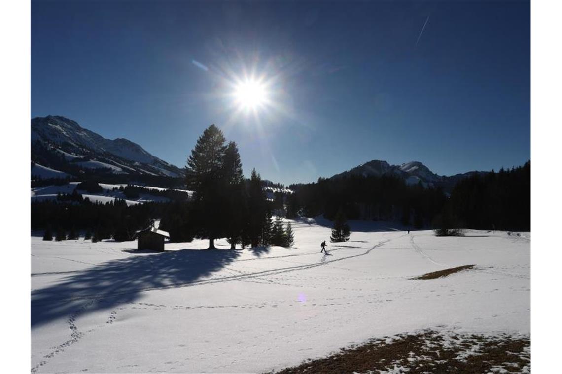 Elfter zu warmer Winter in Folge in Deutschland In Deutschland vielerorts ein seltenes Bild in diesem Winter: Eine schneebedeckte Landschaft wie hier in Bayern. Foto: Karl-Josef Hildenbrand/dpa
