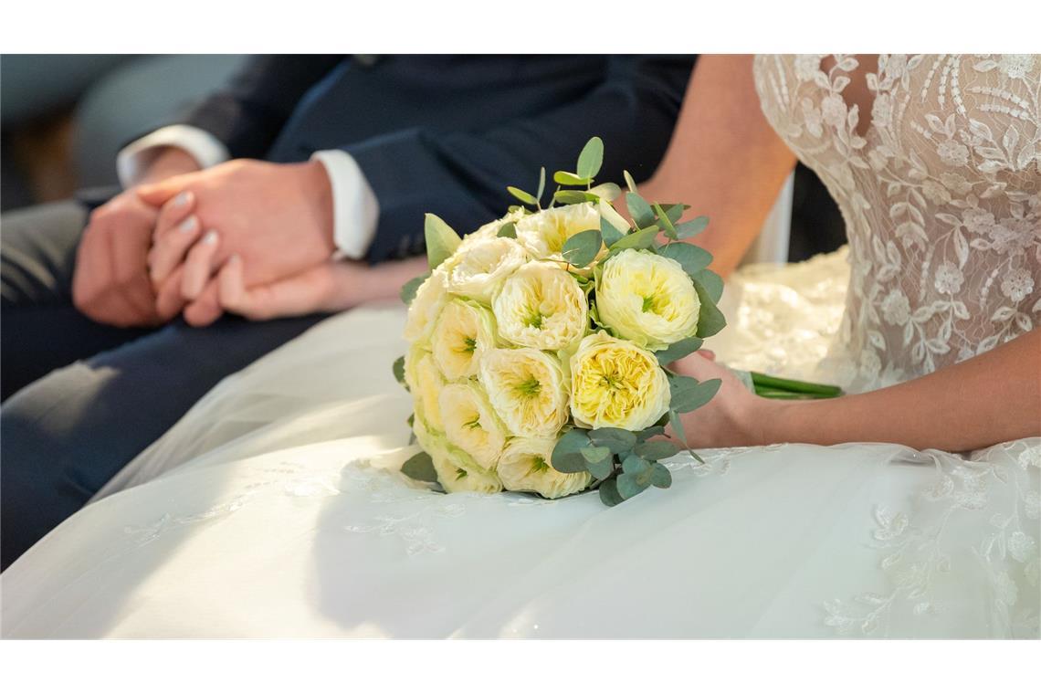 In Deutschland wurden 2024 349.200 Ehen geschlossen, wie das Statistische Bundesamt mitteilt. (Symbolbild)