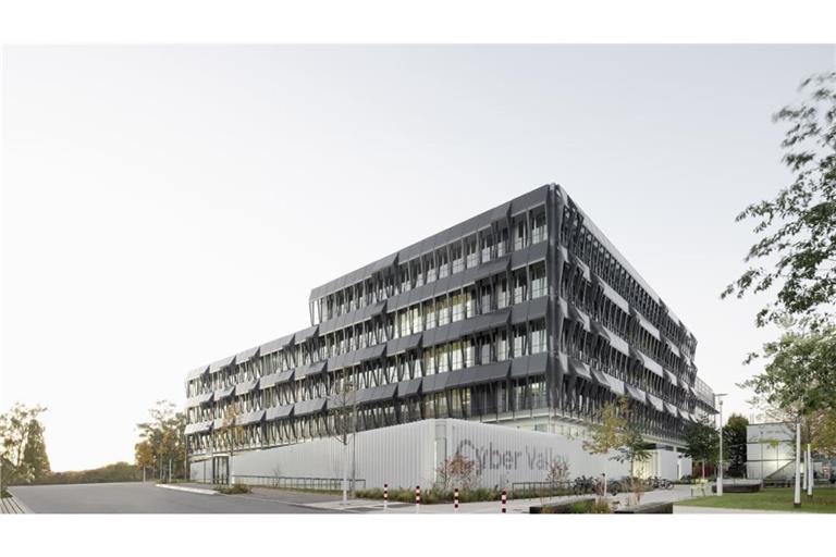 In diesem Gebäude residiert der Forschungsverbund Cyber Valley in Tübingen. Nebenan wird schon wieder gebaut.