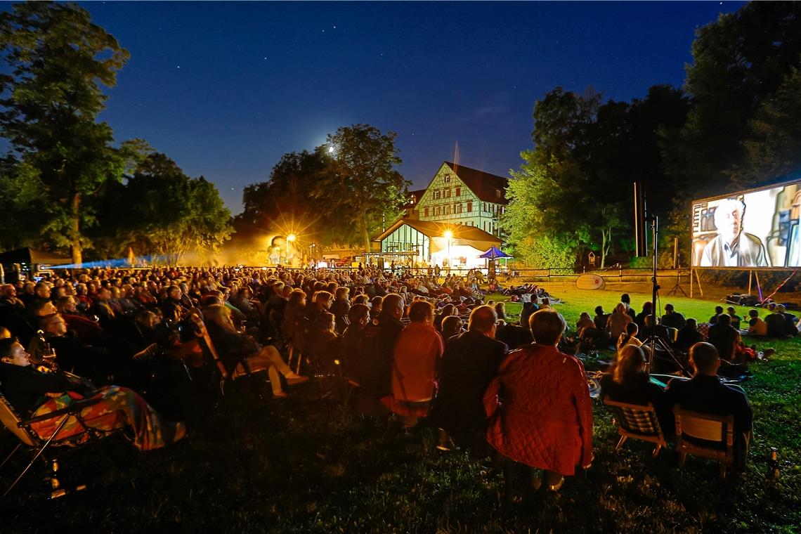 Einmaliges Open-Air-Kino am Wasserschloss in Oppenweiler In diesem Jahr wird es nur eine einzige Gelegenheit geben, einen Film in der romantischen Atmosphäre des Wasserschlösschens in Oppenweiler zu genießen. Foto: Alexander Becher