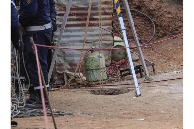 In diesen ungesicherten Brunnen war der Fünfjährige gefallen. Foto: Mosa'ab Elshamy/AP/dpa