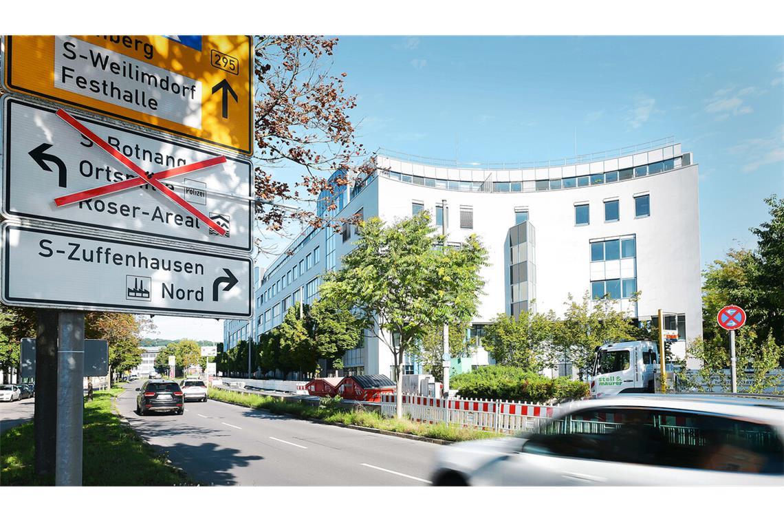 Verfassungsschützer sollen umziehen In dieses Gebäude an der B 295 in Feuerbach soll das Landesamt für Verfassungsschutz einziehen – nach einer Sanierung.