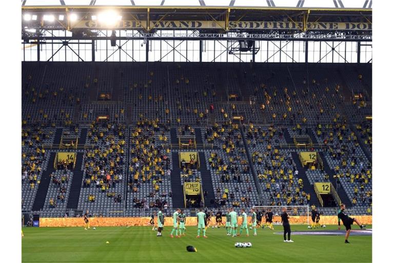 In Dortmund sahen 9300 Zuschauer den 3:0-Sieg des BVB gegen Borussia Mönchengladbach. Foto: Bernd Thissen/dpa