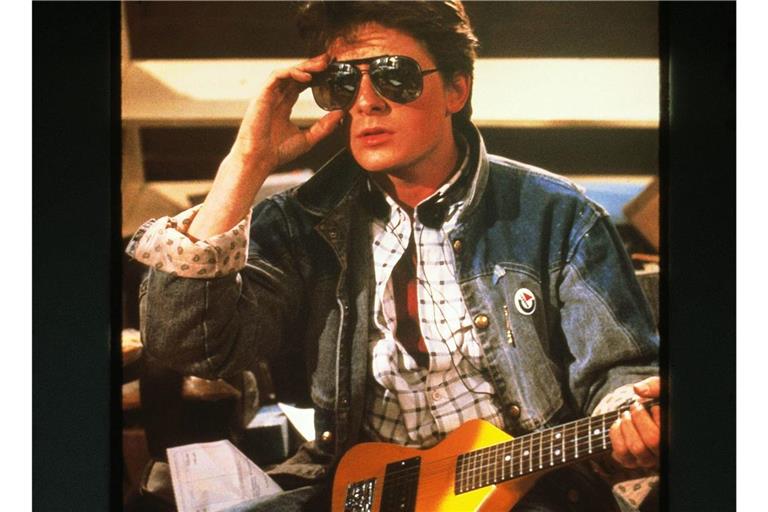 Die wohl coolste Zeitreise der Filmgeschichte In drei Filmen reist Marty McFly (Michael J. Fox) durch Vergangenheit und Zukunft.