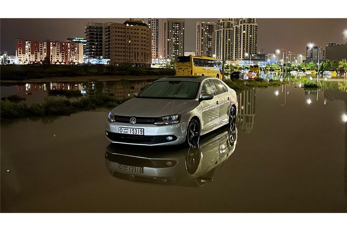 In Dubai sorgten starke Niederschläge bei Stürmen für Überflutungen.