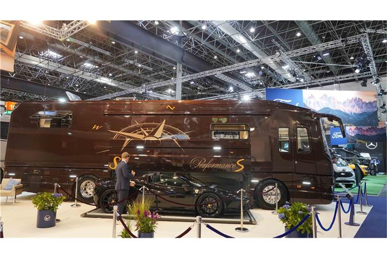 In Düsseldorf ist die Camping-Messe Caravan Salon gestartet.