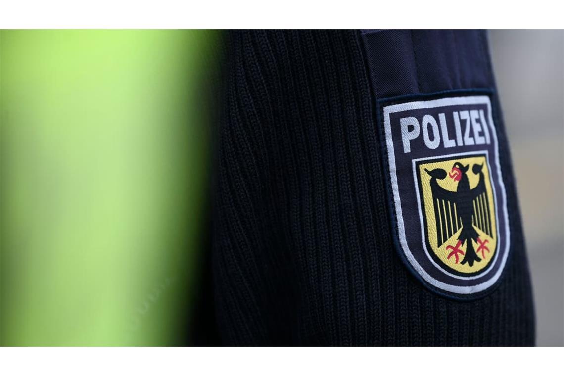 In einem Fernzug von Stuttgart nach Ulm wurde ein 2-jähriges Kind verletzt.
