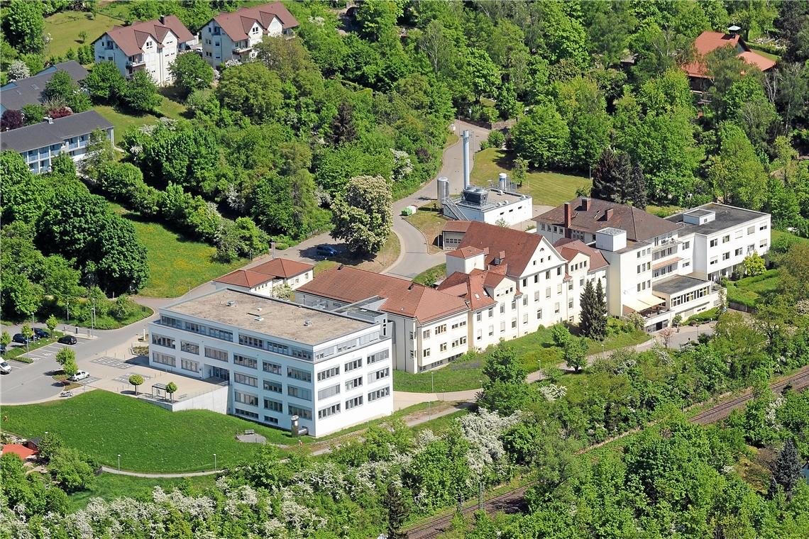 In einem Neubau auf dem Marbacher Krankenhausgelände Im Bannmüller sollen künftig Pflegekräfte ausgebildet werden. Foto: W. Kuhnle