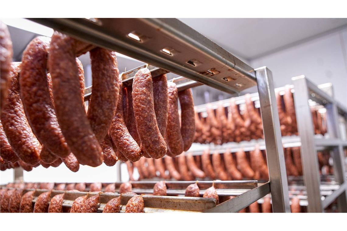 Feuer zerstört Fleisch und Wurst im Wert von 250.000 Euro In einem Schlachtbetrieb im Landkreis Breisgau-Hochschwarzwald ist ein Feuer ausgebrochen. (Symbolbild)